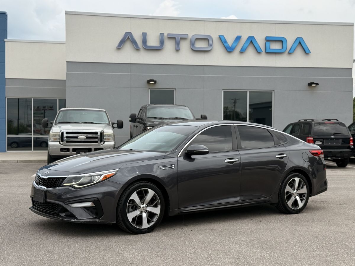 2019 Kia Optima S AT's photo