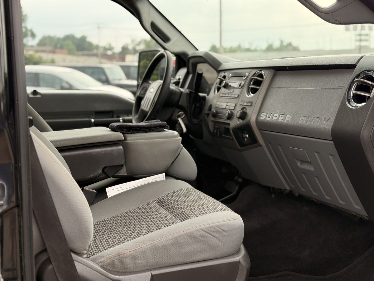 2012 Ford F-250 Super Duty XLT - Photo 13