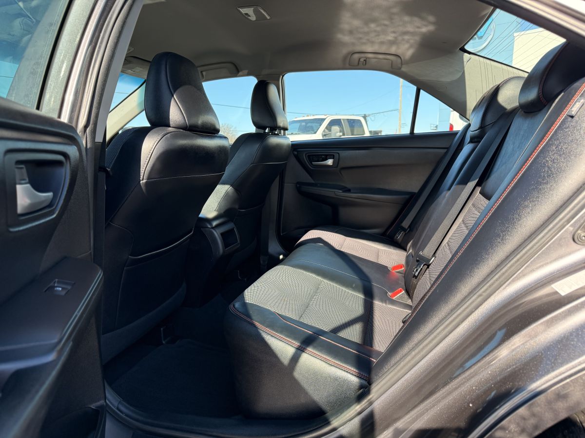 2016 Toyota Camry Special Edition - Photo 11