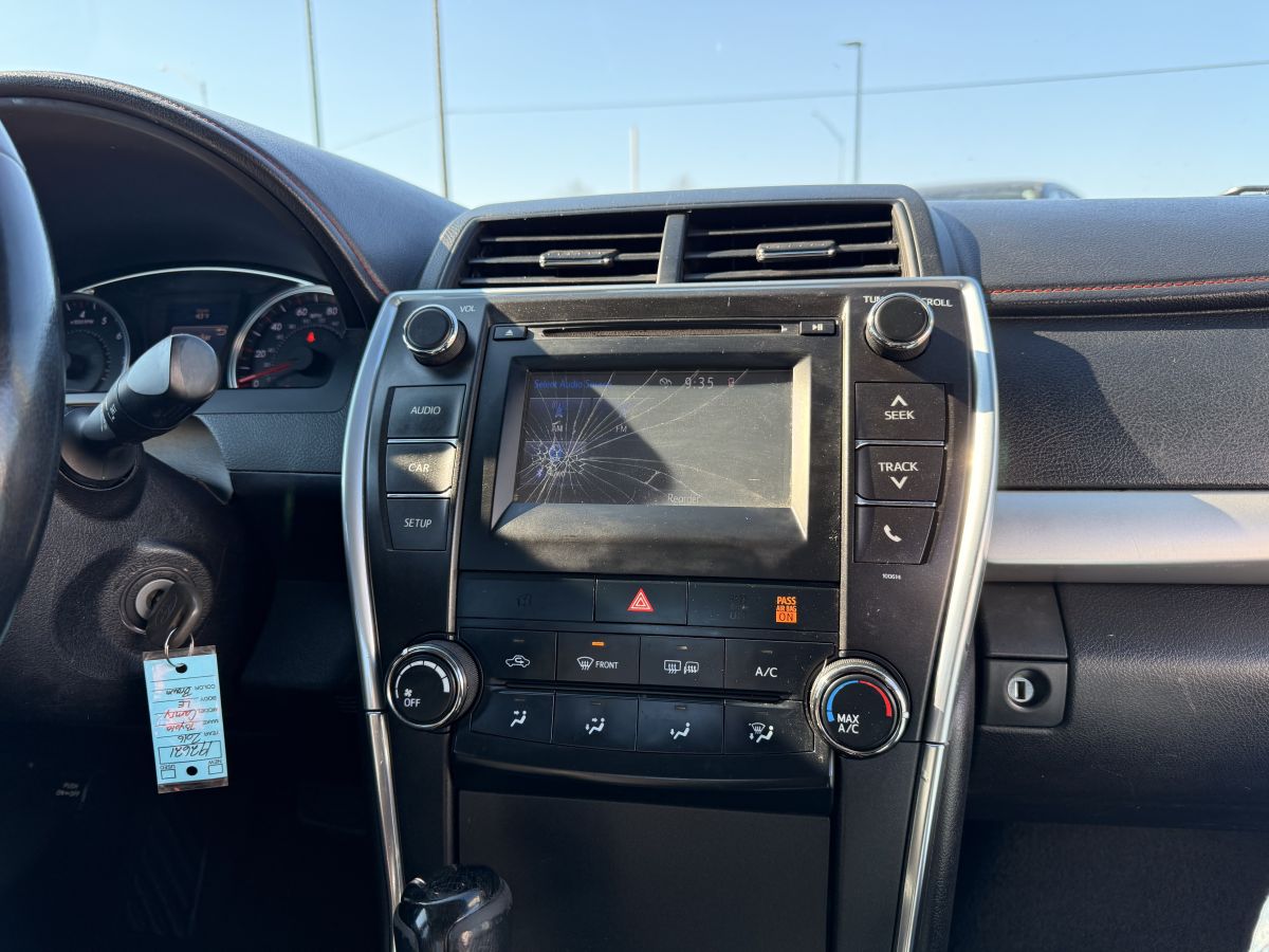 2016 Toyota Camry Special Edition - Photo 16